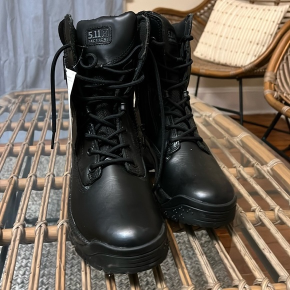 Brand New Never Worn 511 Boots - Picture 2 of 12